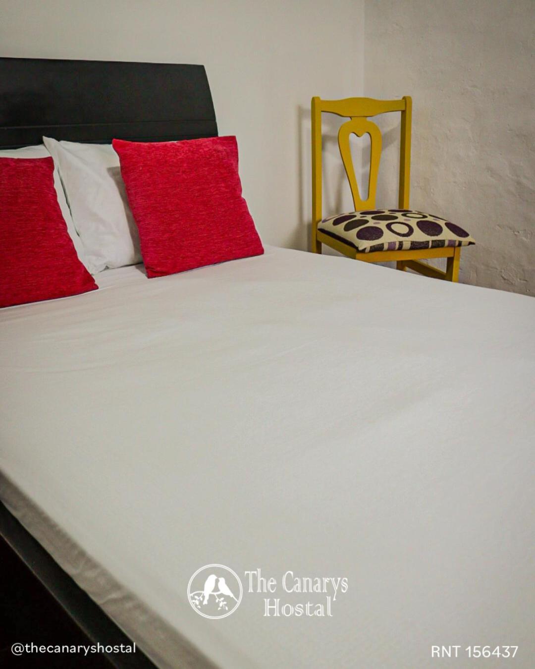 The Canarys Hostal Santa Rosa de Cabal Exteriör bild
